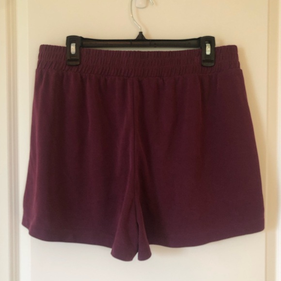 Lou & Grey Plum Colored Shorts. Elastic Waistband. Side Pockets. Size Large. - Picture 3 of 7